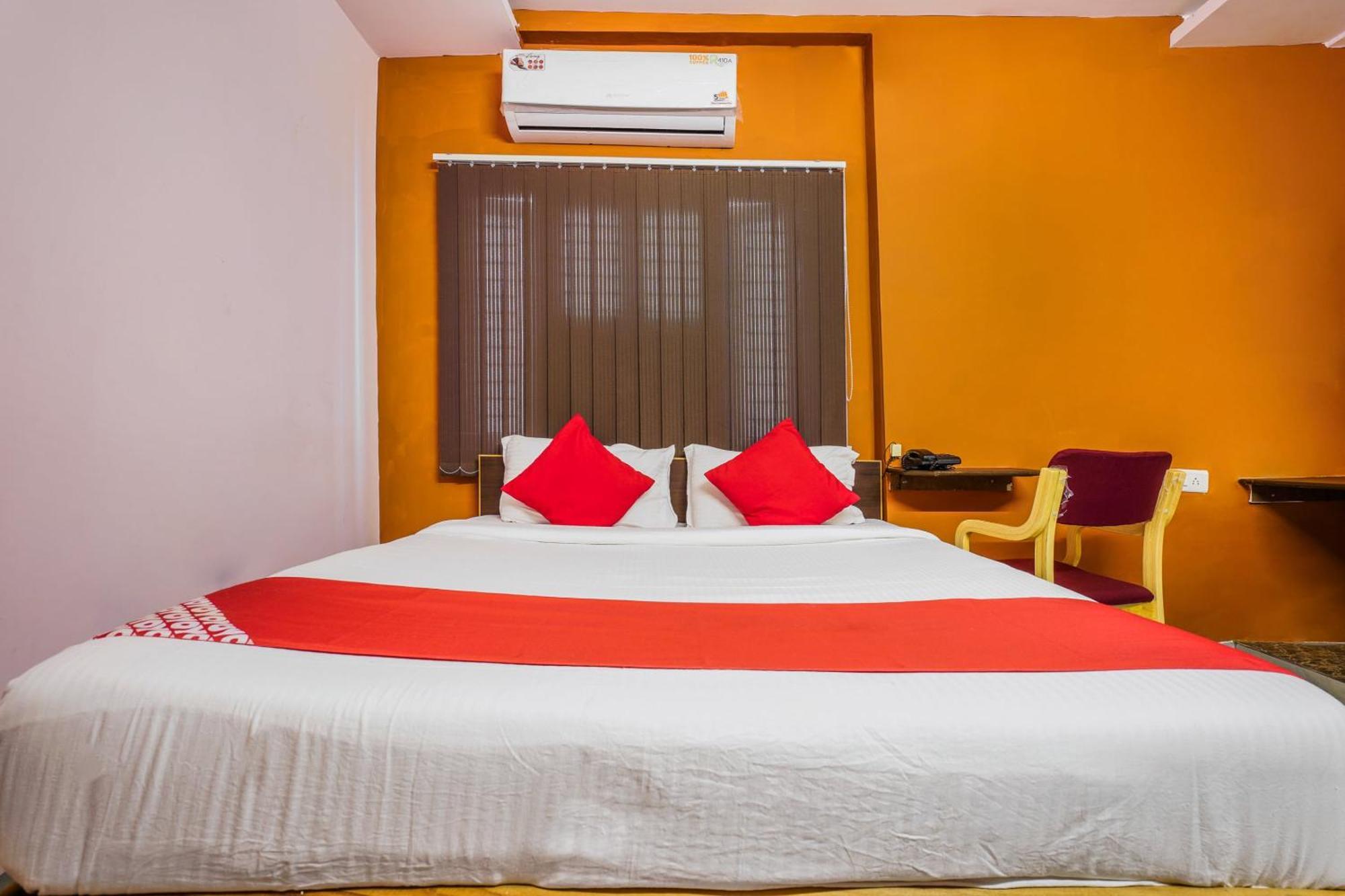 Hotel O Mint Leaves Near Alcazar Mall Hyderabad Exterior photo